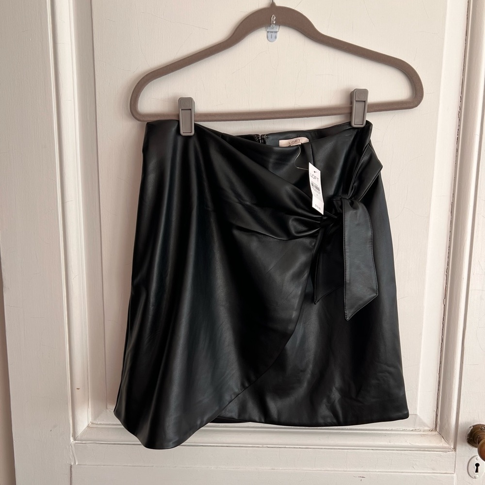 Ann Taylor Loft Faux leather short skirt new with tags